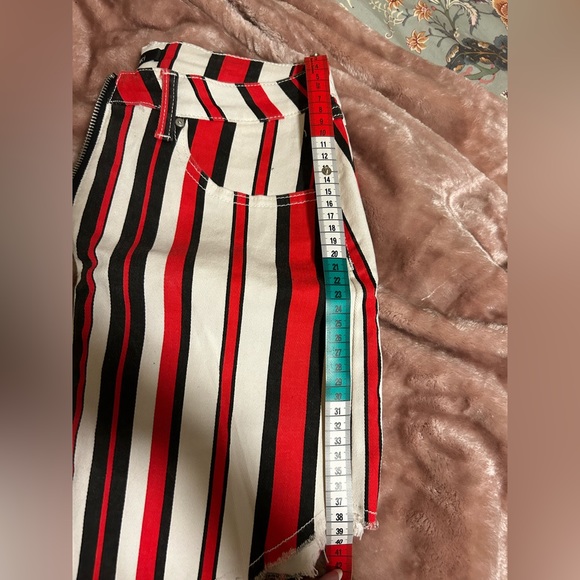 Stripped Skirt - Picture 3 of 4